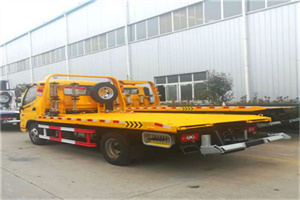 日照附近拖车救援搭电