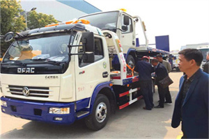 日照汽车道路救援拖车价格
